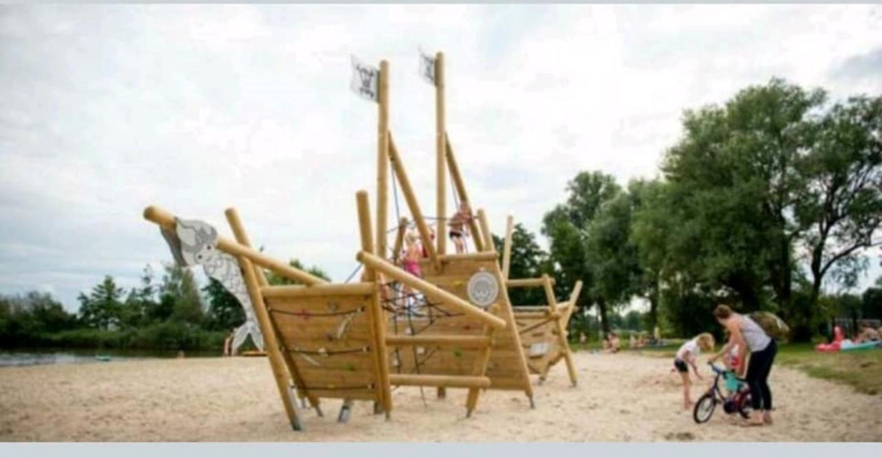 Suameer Kajuit423 6Pers 5Sterren Vakantiepark Bergumermeer Aan Het Water In Friesland Met Zwembad 빌라 외부 사진