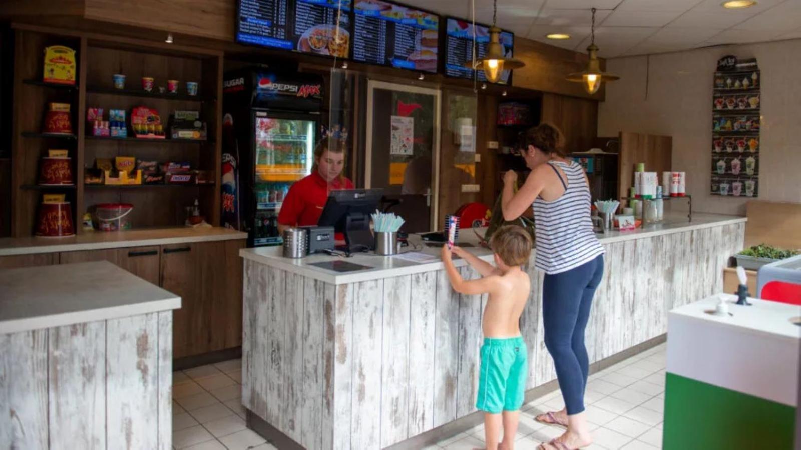 Suameer Kajuit423 6Pers 5Sterren Vakantiepark Bergumermeer Aan Het Water In Friesland Met Zwembad 빌라 외부 사진